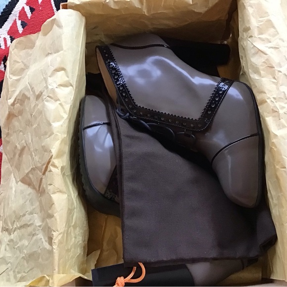Tod’s Lulu Booties 41 NIB - Picture 5 of 7